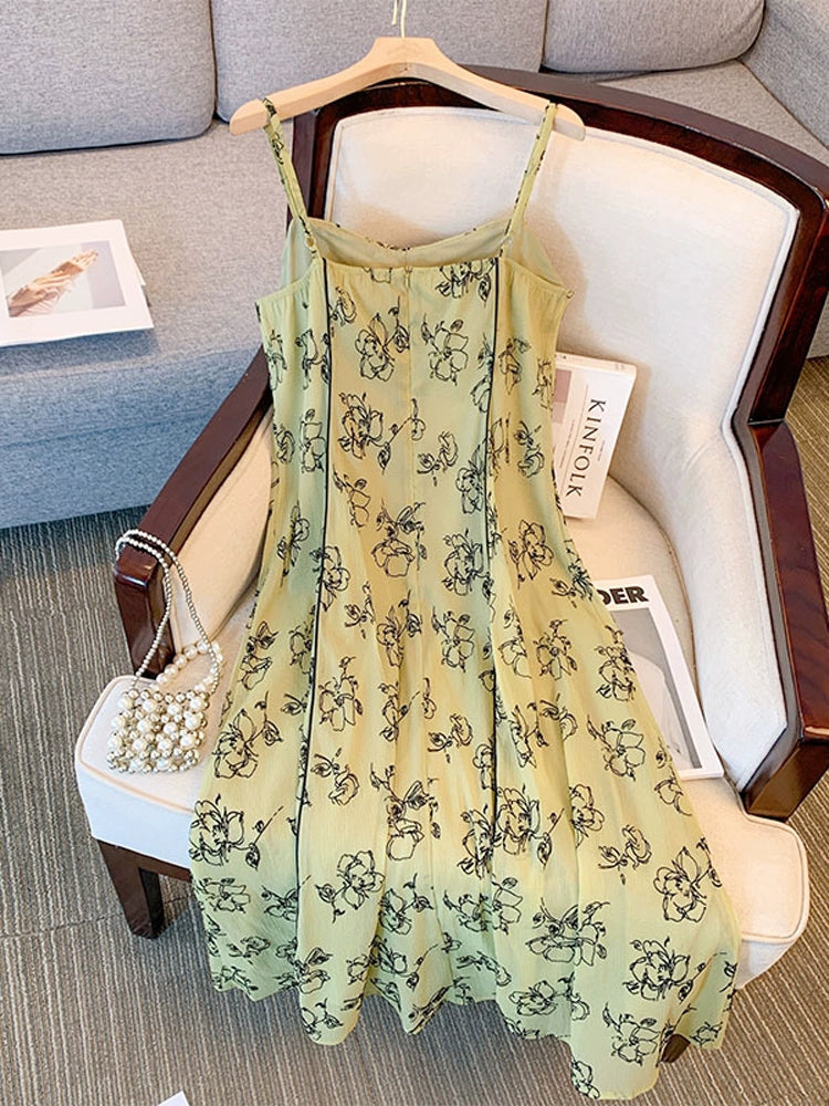 Extra Large French Slim Looking Temperament Camisole Dress